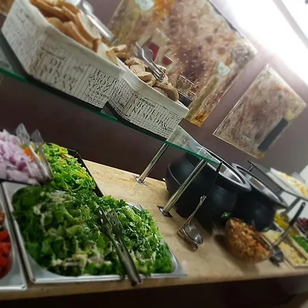 Ξενοδοχείο Honorata 2*