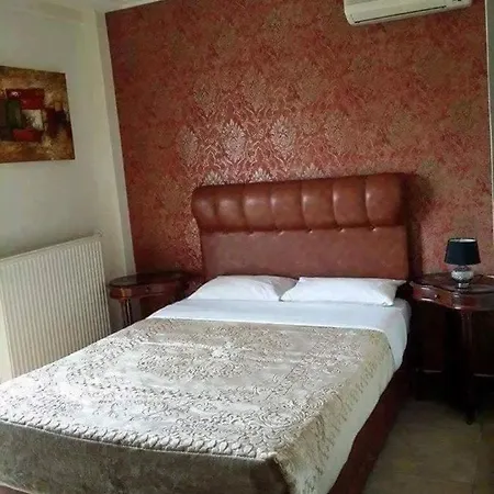 Ξενοδοχείο Honorata 2*